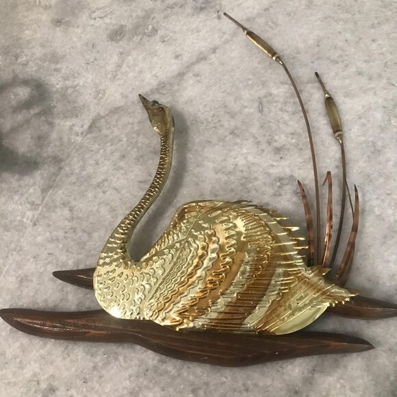 Vintage Swan Wall Art Pair MCM Tin Wood Reed Cattail Lake Decor Mid Century - Picture 4 of 16